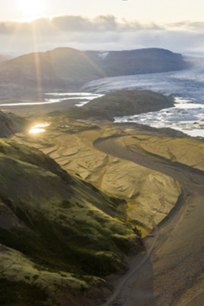Nacre – Sitting on the Mountain<p>(Canada)<p>BEST AERIAL CINEMATOGRAPHY<p>Nacre